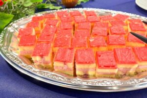 苺のリュクス・ムースケーキ